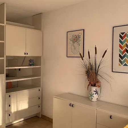 Apartment Antibes, Agreable Familiale En Rez De Jardin -2 Piscines&tennis *